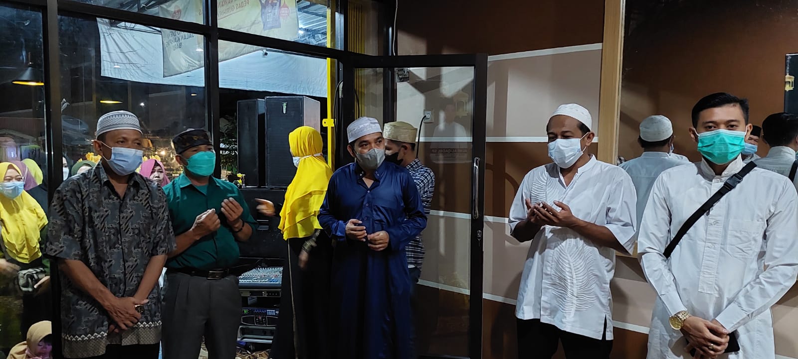 Alwi Alqadri Launching ‘Jaring Asmara’ dan Babershop. Ustaz Agus: Wakil Rakyat Merakyat, Ayo Perbanyak Selawat