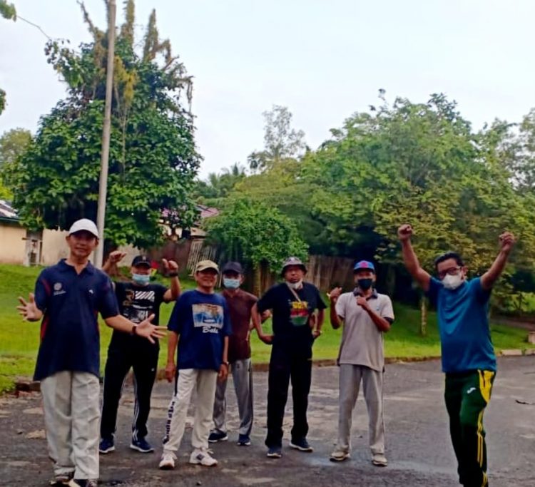Kaki BTN Tempuh Jarak Nyaris 10 Km. Lewati ‘Batu Hantu’, Canda Jamu dan Melintas di Air Terjun Legenda