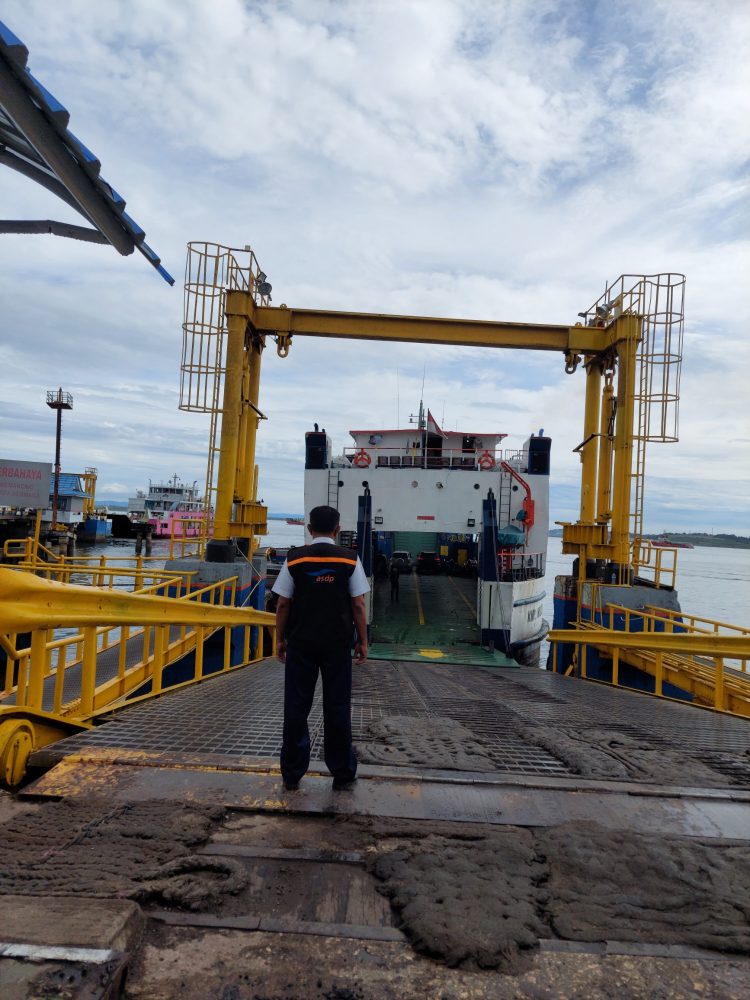 Mudik Mudah, ASDP Siapkan Bayar Non-Tunai. Kerjasama 4 Bank, Ferry Operasi 96 Trip Setiap Hari, Layani Ribuan Penumpang, Roda Empat dan Roda 2