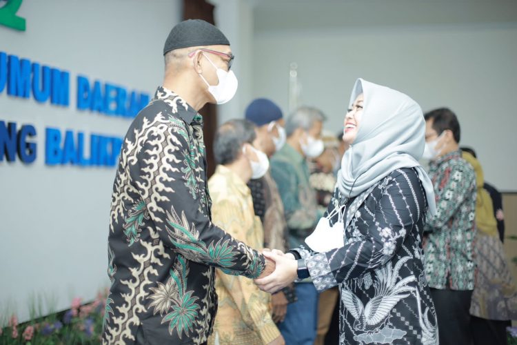 Perumda Tirta Manuntung Balikpapan Apresiasi 27 Pegawai Purna Tugas. Nunu: Yang Muda Harus Inovatif, IKN Makin Berat