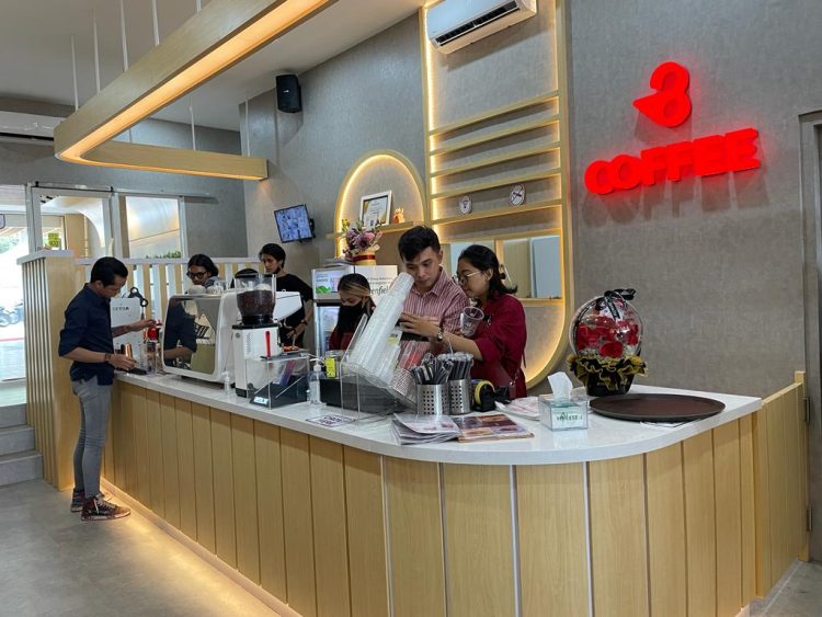 28 Coffee Balikpapan, Tempat Nongkrong dan Interior Nyaman. Soegianto: Recommended, Banyak Colokan dan Buat Mager