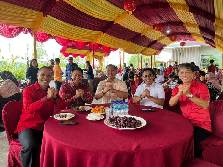 Charles: Imlek, Doa untuk Warga Sejahtera dan Dapat Rezeki IKN. Walikota dan Anggota Forkopimda Ikut Imlekan