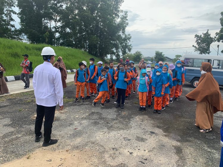 Anak SD Islamic Global School ke ‘Dapur’ PDAM. Suryo: Direksi Dorong Jadi Educational Trip