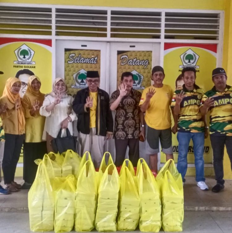 AMPG Balut Ciptakan Rasa Salut ke Warga. Bacaleg Golkar Ramai-ramai Bagi Takjil Ramadan