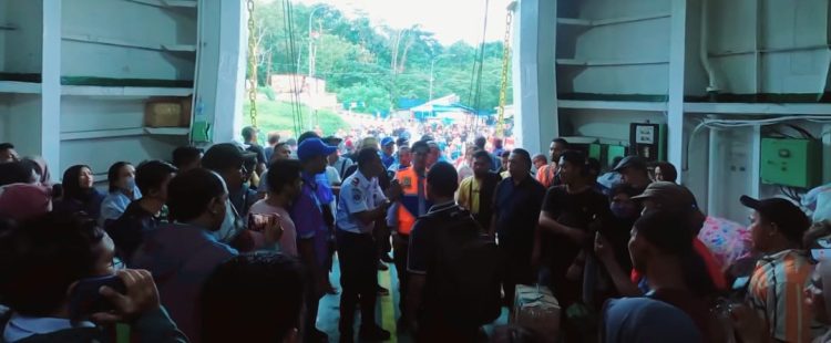 Penumpang ke Mamuju dan Palu Alami Lonjakan. Nixon: Semua Lancar dan Aman, Pola Terminal Harus Zonasi