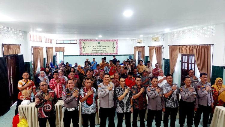 Dirbinmas: Ayo Kita Jaga Kamtibmas Lewat ‘5 Rumah’. Jumat Curhat di SMK Pangeran Antasari, Polda Kaltim Dapat Apresiasi
