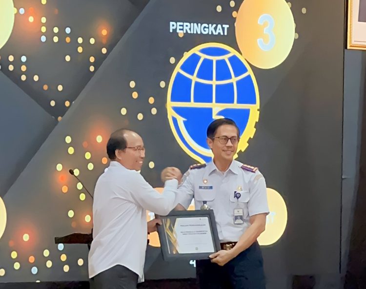 BPTD Kaltim Peringkat III Pengelola Gaji Induk Terbaik. Diserahkan KPPN ke Muiz Bersamaan DIPA Tahun 2024