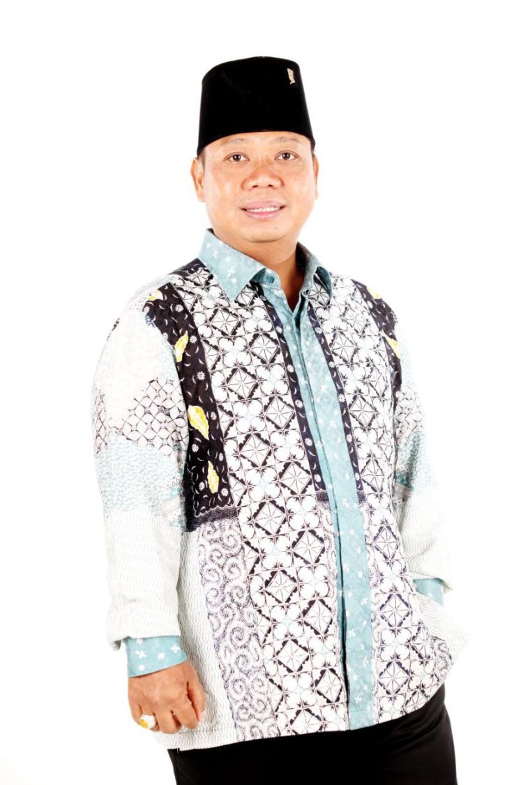 Arsyad Cannu Berbagi Buka Puasa Sebulan di Masjid. Al-Anshar dan As-Siddiq Kebagian Takjil Ramadan