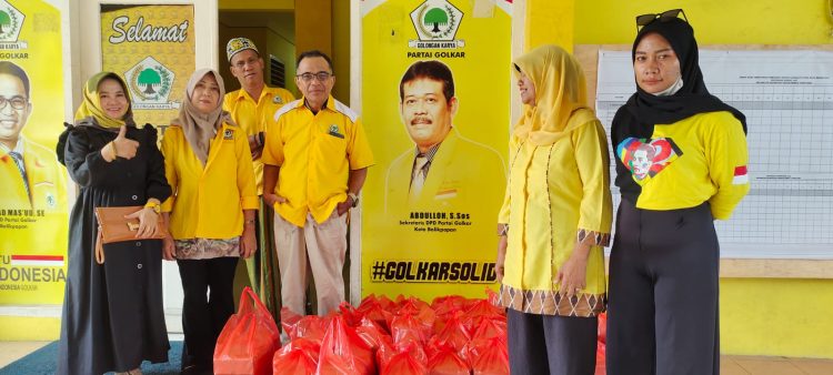 Ramadan, Partai Golkar Bagi Ribuan Takjil ke Warga. 16 Caleg Terpilih 2024 Dilibatkan Tebar Kebaikan
