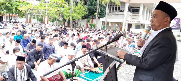 Puasa Gagal, Jika Pasca Ramadan Bakhil dan Dendam. Saat Salat Idul Fitri di Halaman Hotel The New Benakutai