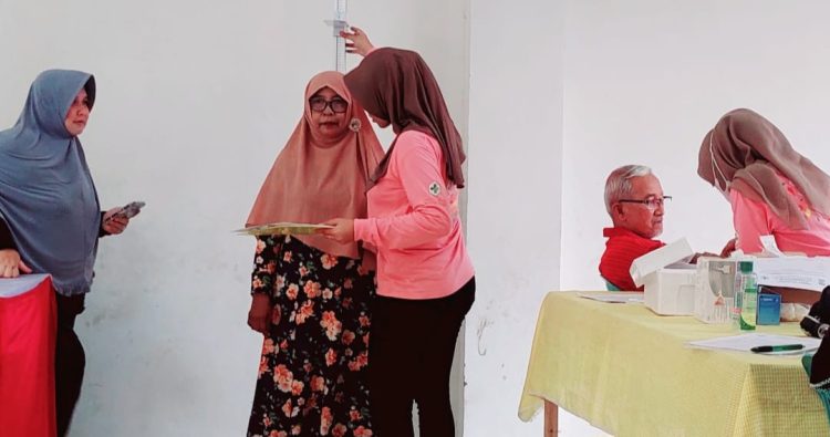 Tinggi Badan Warga Menurun, Zikir Bisa Turunkan Tensi? Warga Diberi Penyuluhan Toga dan Reproduksi