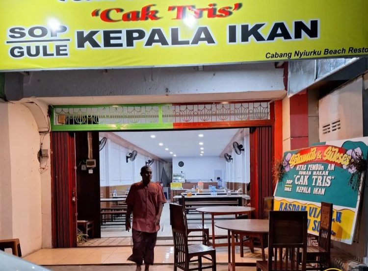 Gulai Kepala Ikan Cak Tris, Favorit dan Langganan Pejabat. Bisa Take Away, Ada Sop Buntut dan Ayam Lodho