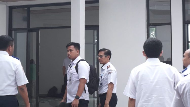 Dirjen Hubdat Sempat Salat di Musala BPTD Kaltim. Diusulkan Namanya Musala At-Thohir