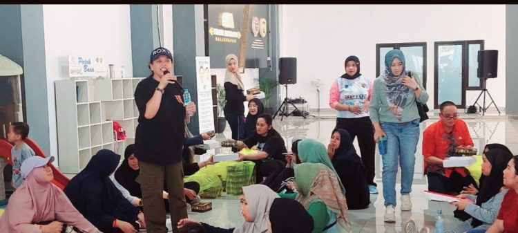 Ny Renhard Titip 3 ‘Kata Ajaib’ ke DWP BPTD Kaltim. Senam Ringan Jadi Media Silaturahmi