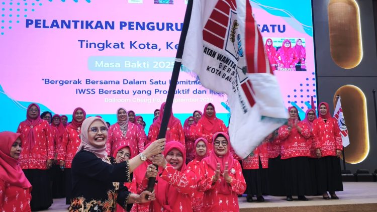 IWSS Bersatu Harus Beri Warna Positif Pembangunan. Ketum, Indah Sukmawati, Dilantik Istri Wawali