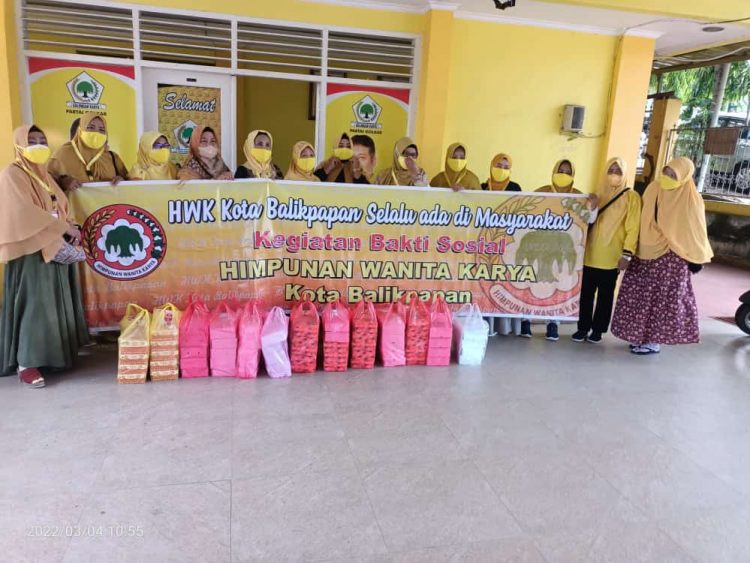 HWK Balikpapan Bagi Masker dan Sedekah di Jumat Berkah. Ratusan Snack Dibagi, Juga 41 Masker