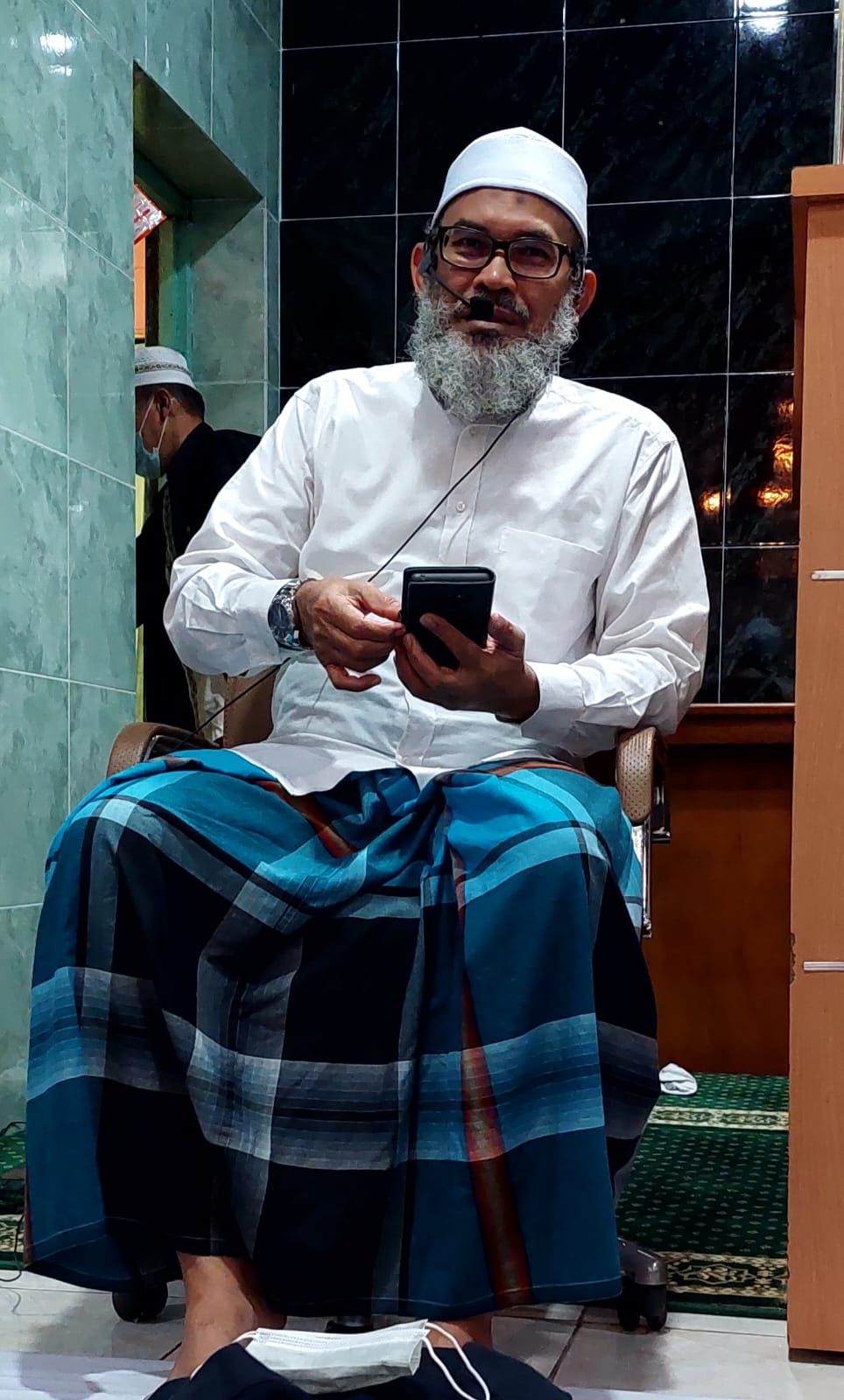 Muhammad Daud Rashid DR Daud Rasyid: Hasad, Energi Negatif Hancurkan Amal. Obat Ruh Penting ...