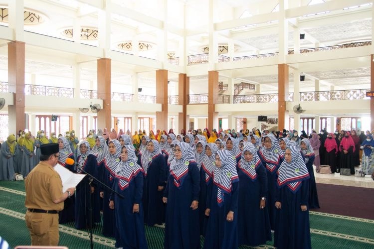 Hj Nurlena: Syiar Islam Lewat Wanita Harus Digelorakan. Majelis Taklim Wanita MI Dikukuhkan, Walikota Minta Islamic Centre Jadi Wisata Religi