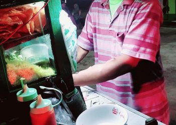 Tukang Bakso yang Ajarkan Konsep Rezeki. Azan Berkumandang, Gerobak Ditinggal dan ‘Melawan Takdir’
