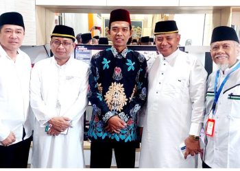 UAS: “Saya Hadir di Kampus Uniba, Menepis Label Radikal”. Rendi: Masjid Amirul Haq Terbangun Berkat Doa Ustaz Somad