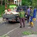 Perbaikan Jalan Tak Direspons Pertamina. LPM, Forkom RT Muara Rapak Galang Dana Swadaya Lakukan Perbaikan