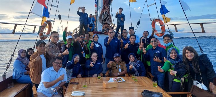 Sensasi Berlayar dengan Kapal Pinisi: Nikmati Kuliner, Musik sampai Sunset. Abdul Majid: Destinasi Wisata Bahari, Dukung Pariwisata