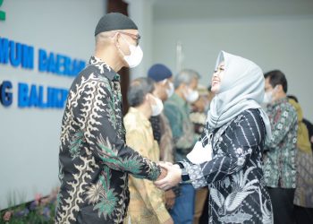 Perumda Tirta Manuntung Balikpapan Apresiasi 27 Pegawai Purna Tugas. Nunu: Yang Muda Harus Inovatif, IKN Makin Berat