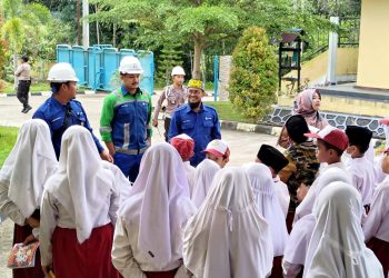 Puluhan Murid SDIT Darun Najah Belajar Proses Air Bersih PDAM. Suryo: Kunjungan Bagian Program ‘Water Education’