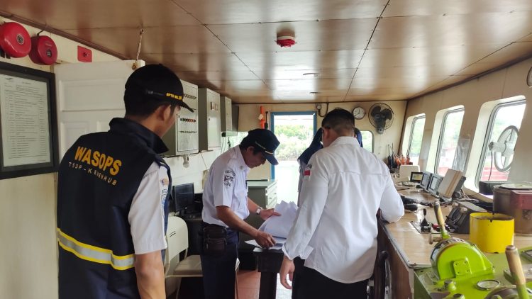 Seluruh Kapal Lintasan Kariangau-PPU Di-Ramp Check, Tim TSDP BPTD Kaltimra Sigap, Antisipasi Angkutan Lebaran 2023