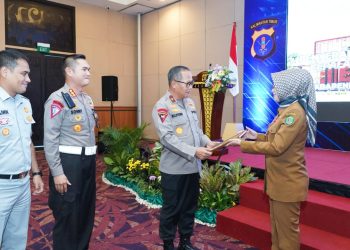 Kapolda Apresiasi Gubernur dan Ditlantas. Korlantas Polri Beri Penghargaan Bapenda Kaltim