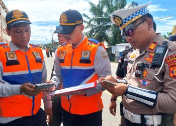 Panas Terik, Tim Gabungan Gakkum ODOL Tetap Tampil Enerjik. Menuju ODOL 2023, Ikrar Bersama di Terminal