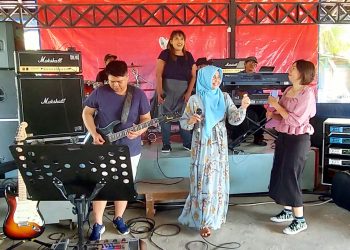 Om Ipo, Bersilaturahmi dengan Warga Lewat Musik. Alat Musiknya Seharga Rp1,5 Miliar, Diujicoba Kembali
