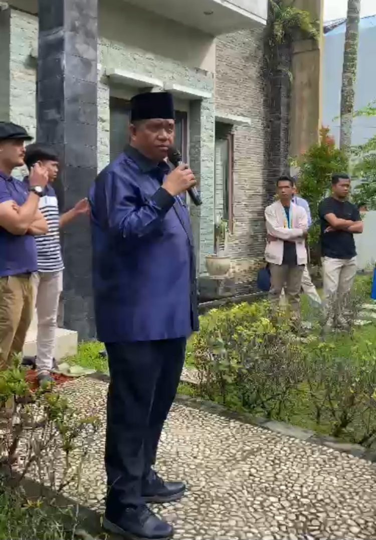 Suhardi Hamka dan PMII Protes Spanduk Ilegal di Rumahnya. Diingatkan Jamri Segera Copot