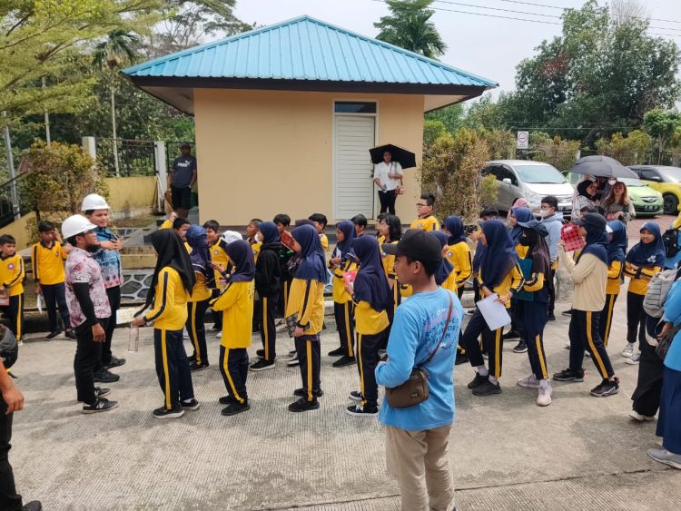 PDAM Balikpapan Gelorakan Semangat ‘SABUN’ untuk Edukasi. Ratusan Siswa SD Patra Dharma III ke IPAM Teritip