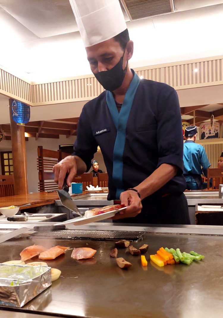 Makanan Jepang Blue Sky, Hiburan Keluarga dan Berkualitas. GM: Reborn ke Sushi Ten, Teppanyaki Bisa Outdoor