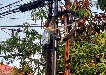 Lurah Margomulyo Kecolongan ‘Tiang Misterius’. Dipasang Depan Kelurahan, Aneh Tidak Ada yang Tahu