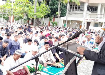 Puasa Gagal, Jika Pasca Ramadan Bakhil dan Dendam. Saat Salat Idul Fitri di Halaman Hotel The New Benakutai