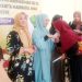Hj Nurlena Rahmad Ingatkan Warga Tak Mudah Percaya Hoax. Bersedekah saat Ramadan, Bagikan Ratusan Zakat