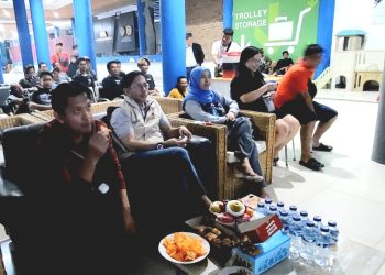 ‘VAR-ah’, Kecewa, Gol Indonesia Dianulir Wasit. Kepala BPTD Kaltim-Istri dan Kasi Nobar di Terminal Batu Ampar