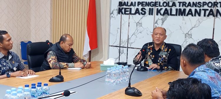 Usai Pisah Sambut, Pekerjaan Dikebut. Renhard Ingatkan Stafnya Jangan Sombong
