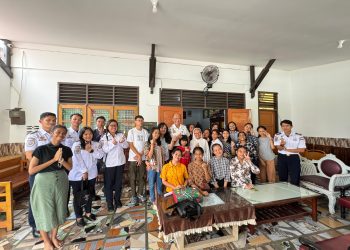 Jelang Natal, Renhard-Istri Berbagi Kasih ke Anak Panti.  Kabalai: Jadikan Cinta Kasih Ciptakan Kedamaian