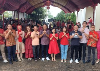 Imlek Charles Family: Gong Xi Fat Chai, Inklusif Membangun Harmoni