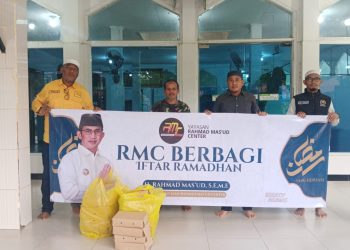 RMC Sedekah Naskot di Sejumlah Masjid. Andi Welly: Nanti Juga Dibagi untuk Pengemudi Kendaraan
