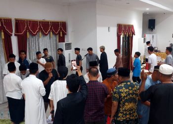 Walikota Tarawih dengan Permain Persiba. Sidang Isbat Telat, Akhirnya 11 Rakaat