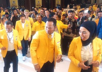 Terus Tum! Bahlil-Rudy Goyang Poco-Poco di Musda Golkar