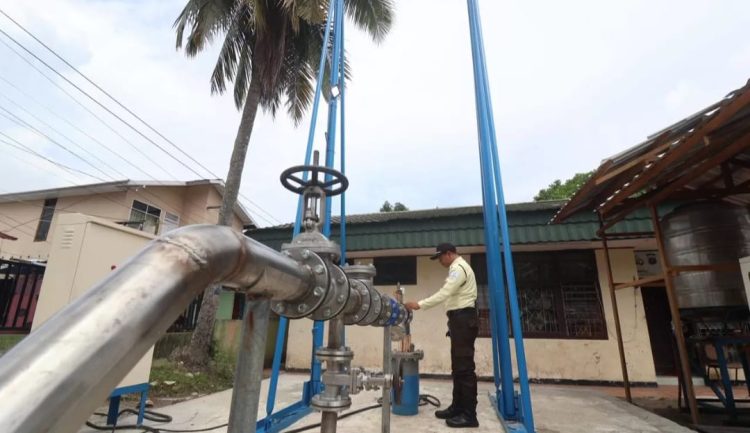 Warga Kampung Baru Mulai Nikmati Air PTMB. Suplai Air Baku Ditambah 12 Liter per Detik