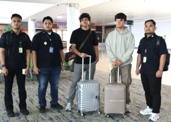 Dua WNA Afghanistan Dideportasi Imigrasi Balikpapan. Kakanim: WNA Langgar Hukum Pasti Ditindak